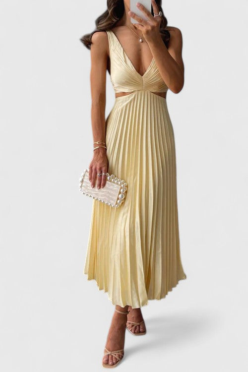 "Karen | Elegantní bezramenné šaty" can be rewritten as "Karen | Stylové bezramenné šaty s elegancí".