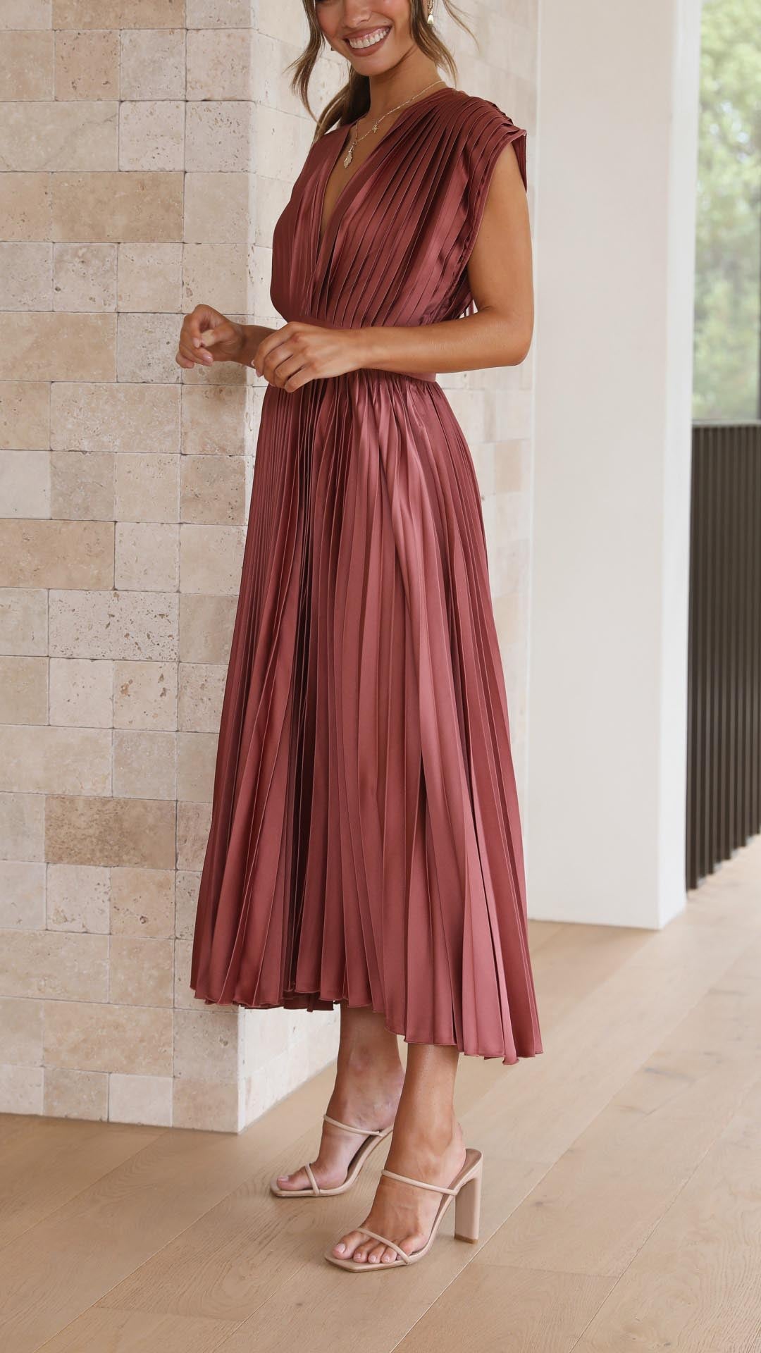 Ella | Dámské elegantní plisované maxi šaty