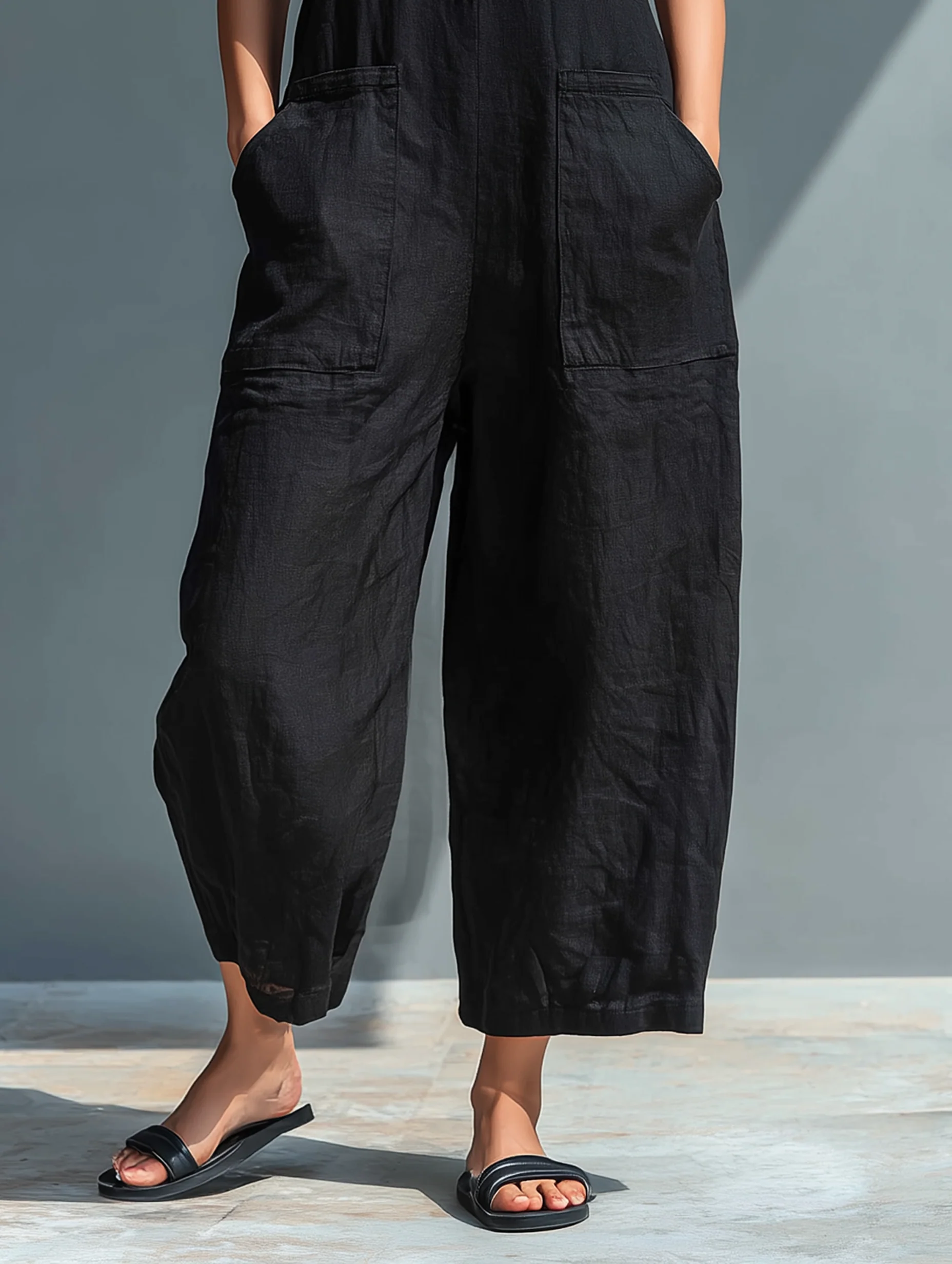 Lotte™ | Minimalistický bezrukávový jumpsuit